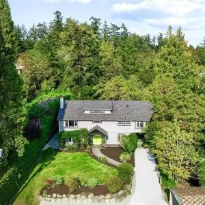 Urban Oasis with stream whole House on 1.3 Acres