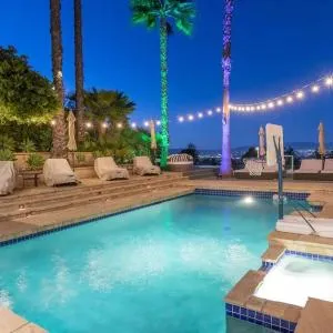 Gorgeous villa w/pool, spa, b-ball court & view!