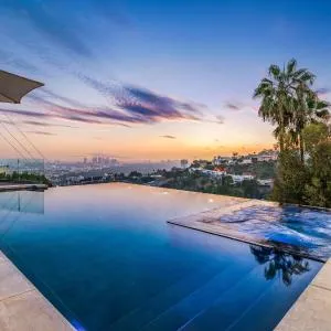 Modern Smart Home With Spectacular Views