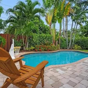 LUXURY 3BR VILLA W/HEATED POOL, MINS TO THE BEACH
