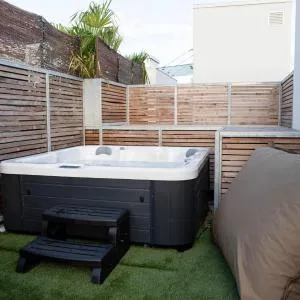 Penthouse view Garonne with Jacuzzi 100m2