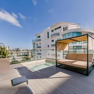 Breakfast Included Fully Serviced Apartment at Regatta Living II - 906
