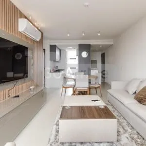 Espectacular apartamento de dos dorm zona Sh Del Sol 2D003