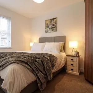Nice 2 bed house, office, Wi-Fi, free parking