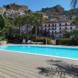 Taormina Lukos House in center with pool by Taormina Holidays