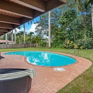 Chromatic Vista - Pool - Game Room