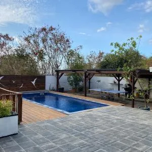 La Kaz Paille en Queue, Magnifique Villa F5 récemment rénovée avec piscine et Jacuzzi sur La Possession