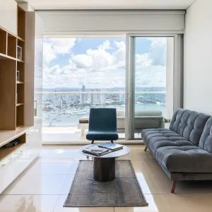 Comfy 1 Bedroom Apartment with Ocean View 2403 by Huespedia