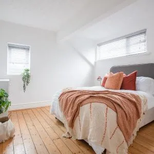 Charles Alexander Short Stay - Hove Suite