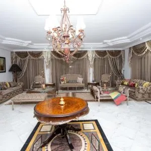 Spacious luxury villa with pool