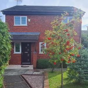 Spacious, 5 bed house for 9 in Chester