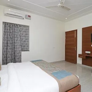 TrioSpire Hotel 24 -Aroma Near Cloudnine Hospital - Sector 47 Gurgaon