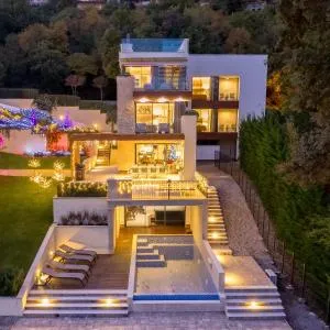 Villa AltaVista - Seaview & Relax with Heated Pool & MiniGolf