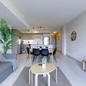 Fantastic 2BR Condo With Rooftop