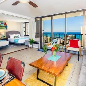 Deluxe Living in Waikiki - Ocean View Condo with Parking