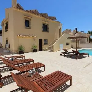 5 Bedroom, Luxury Villa - Heated Pool