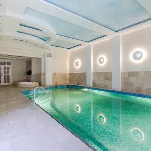 Luxury Villa Pool and Spa