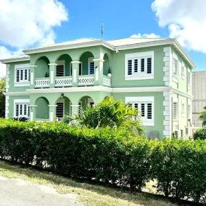 Barrenspot Tropical Villa