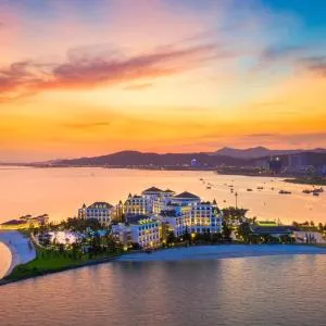 Vinpearl Resort & Spa Ha Long - Magnificent Resort on the Wonder Bay