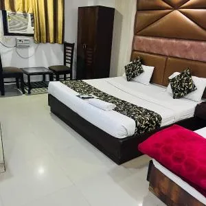 Hotel Aerotech Near IGI Airport