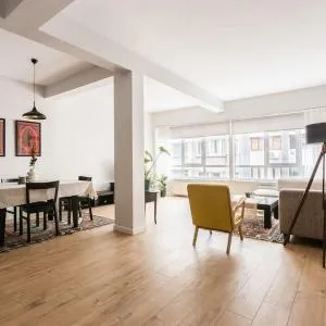 Spacious apt w/ amazing location
