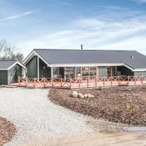 Three-Bedroom Holiday Home in Tarm