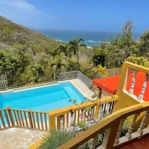 Villa au calme avec piscine et vue mer