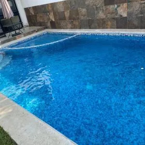 Casa sola piscina climatizada hasta 18 huespedes