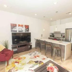 Luxurious Apartment Suite In The Heart of The City