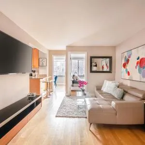 Excellent 3 Beds 2 Baths By Central Park