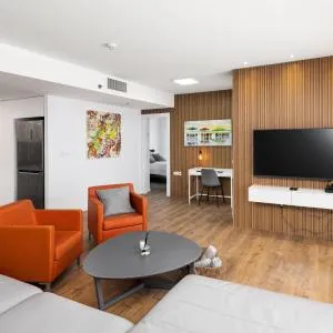 Beach Front Dream Penthouse - pool & gym & parking