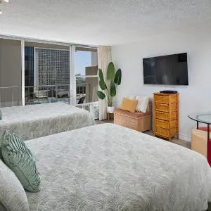 PRIME Location - Waikiki Full Kitchen& Laundry