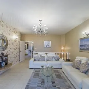 The Beach House, Luxury Apartments