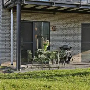 Beach Front Apartment In Lembruch-dmmer See With Kitchenette