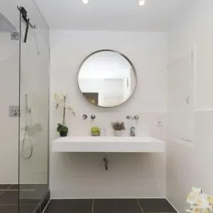 Luxus Neubau 65m² City Wohnung: R