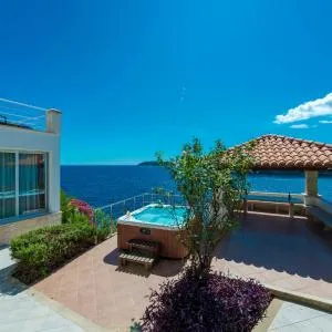 Villa Vacanza Dubrovnik - Five Bedroom Villa with Private Sea Access
