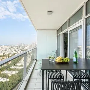 Beautiful 2br in midtown w sea view, pool and parking by Sea N' Rent