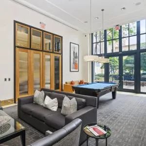 Awesome 2 BR Apartmetn At Pentagon City with Gym