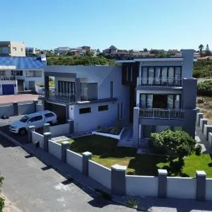 La Louwrens Bay Villa
