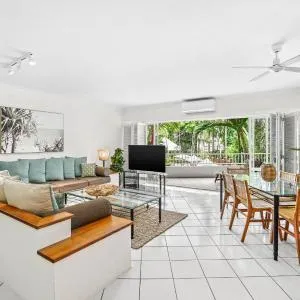 Belle Escapes - Poolside Apartment Alamanda Beachfront Resort "54"