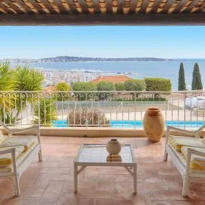 IMMOGROOM- Top of villa 200m2 - Garden - Pool - Sea view - Parking - Wifi