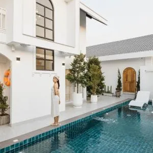 Zenzen Pool Villa