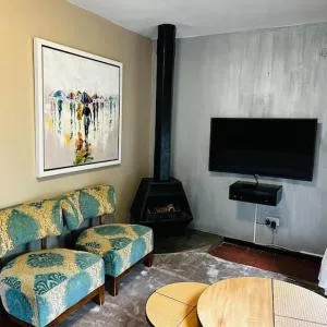 A Cozy Secure 2-Bed Apartment with a lovely garden