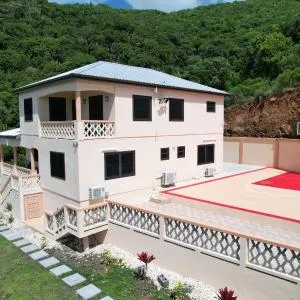 The Pearl - Spacious Air Conditioned 3BD, 2BTH Villa with Gorgeous Views