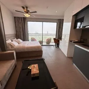 21st Floor SkyStudio Suite with Balcony