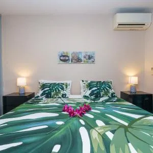 The Tropical Vaikea Apt wPool in Faaa