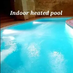 Ta Majsi farmhouse with indoor heated pool