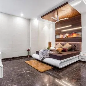Homlee Pentagon Basement Apartment in saket