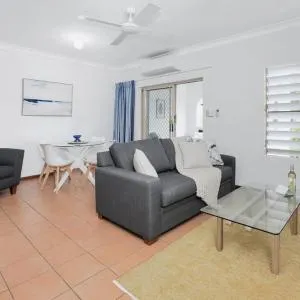 Mediterranean Style Apartment Close to the City 16