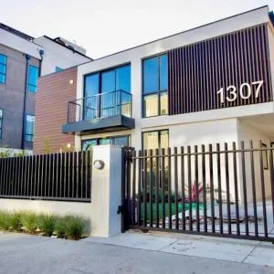 Luxury Apartment At Hollywood